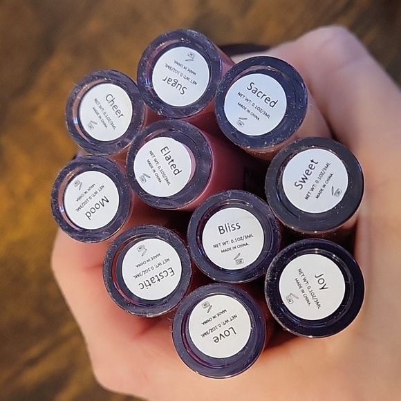 NWOAB SONA Lip Gloss - $10 FOR ALL (5 REMAINING) - Picture 6 of 7